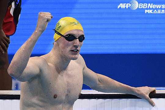 호주 수영국가대표 맥 호턴이 리우올림픽 자유형 400m 우승 후 주먹을 불끈쥐고 있다. 사진(브라질 리우데자네이루)=AFPBBNews=News1