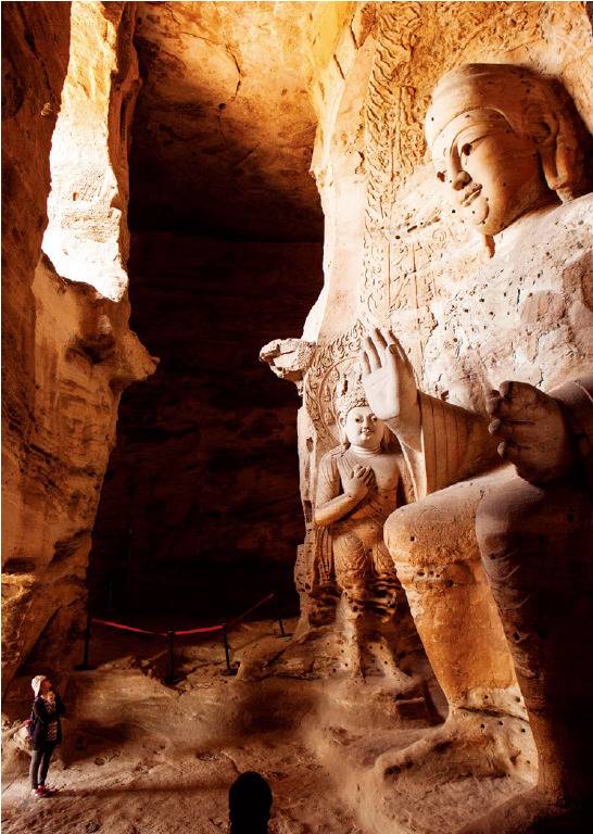 산시성의 대표적 문화유산인 윈강석굴. 1km의 석굴에 5100여 개 불상이 조각돼 있다.