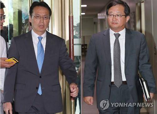 (서울=연합뉴스) 이진욱 기자 = 정병원 외교부 동북아시아국장(오른쪽)과 가나스기 겐지(金杉憲治) 일본 외무성 아시아대양주국장이 국장급 협의를 위해 9일 오전 서울 종로구 도렴동 외교부 청사로 들어서고 있다. 2016.8.9