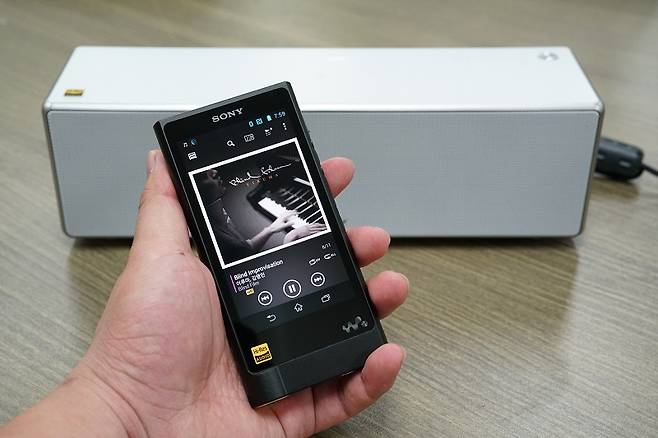 LDAC 연결을 했을 때의 음질이 더 풍성하게 느껴졌다.