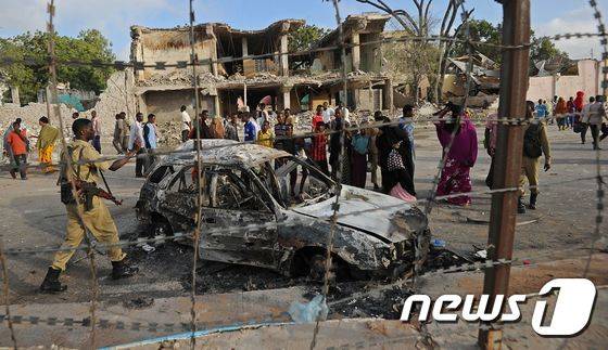 지난 2월 알샤바브에 의한 차량 자살폭탄테러가 발생한 소말리아의 SYL 호텔. (자료사진) © AFP=뉴스1