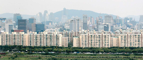 지구단위계획 수립이 검토되고 있는 대한민국 부촌 1번지 서울 강남 압구정 아파트 지구 전경. [한주형 기자]