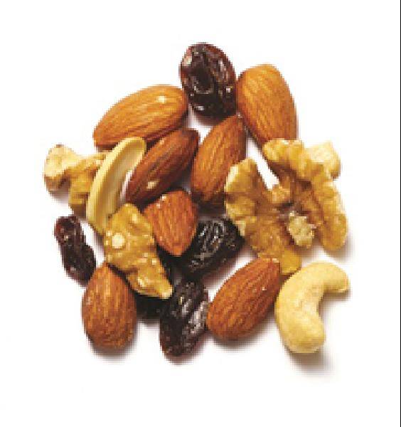 [헬스조선]가을이 제철인 견과류는 고소하고, 각종 영양소가 풍부해 건강한 군것질거리로 좋다/사진=헬스조선 DB