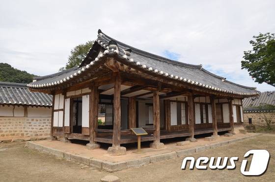 전북 정읍시 산외면 김동수가옥(중요민속자료 제26호) 사랑채.© News1