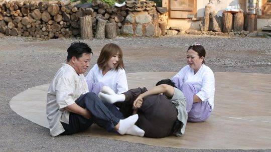 JTBC ‘님과 함께2’ 윤정수, 김숙, 혀경환, 오나미 / 사진제공=JTBC