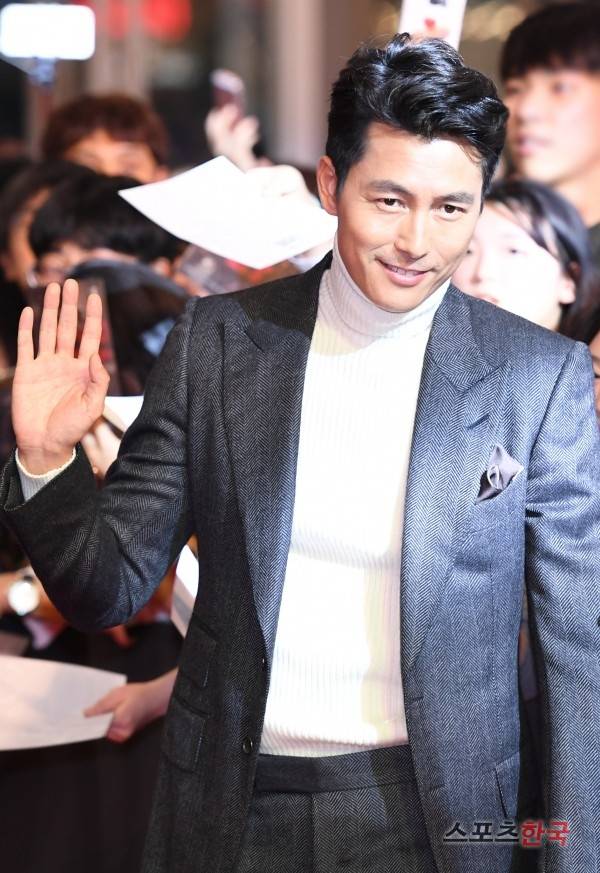 영화 '아수라' 레드카펫 행사에 참석한 정우성. 사진=이혜영 기자 lhy@hankooki.com