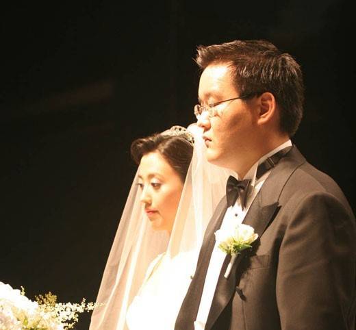 김준기 동부그룹 회장의 장남 남호(41) 씨와 결혼한 차광렬 차병원그룹 회장의 장녀 원영(37) 씨