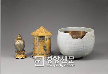 1932년 10월 금강산 월출봉에서 발견된 사리갖춤. 1391년 5월 이성계가 마련한 사리봉안 행사였다.|국립중앙박물관 소장