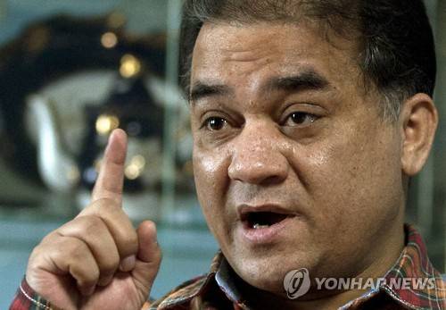11일(현지시간) 마틴 에널스 인권상을 수상한 일함 토티 전 베이징 중앙민족 대학 교수 [AP=연합뉴스 자료사진]