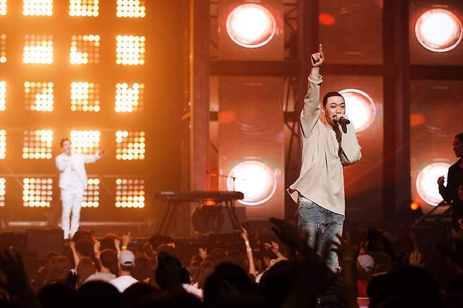 Mnet 힙합 경연 프로그램 '쇼미더머니5' 우승한 랩퍼 비와이. [사진=Mnet]