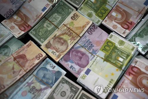 터키리라, 유로, 달러 지폐 [AP=연합뉴스]