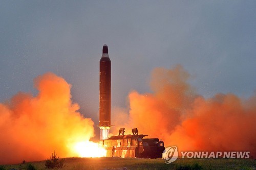 북한이 공개한 무수단 미사일의 발사 장면 [조선중앙통신=연합뉴스 자료사진]
