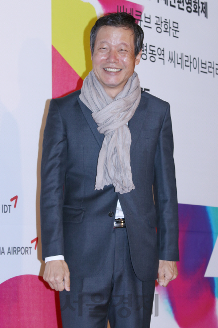 배우 정인기가 3일 오후 서울 종로구 씨네큐브 광화문에서 열린 제14회 아시아나국제단편영화제 개막식 포토월 행사에 참석했다.