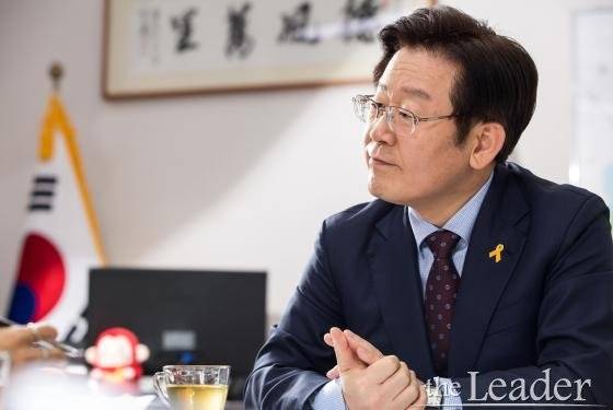 ▲이재명 성남시장이 국민적 동의를 거친 총리가 나와야 한다고 주장했다