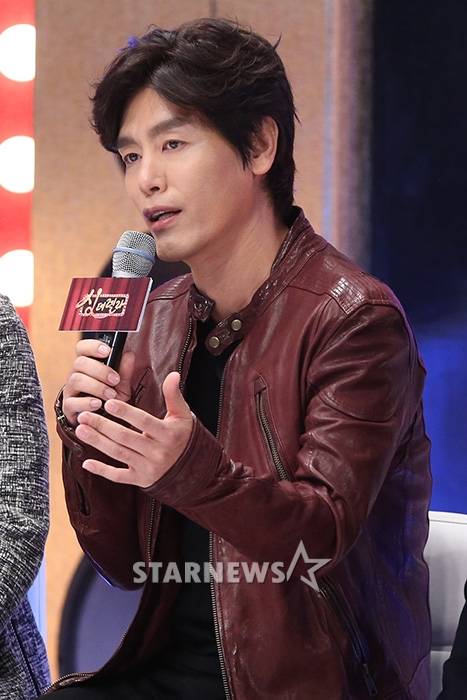 [★포토]최성국, '얼굴로 노래합니다'