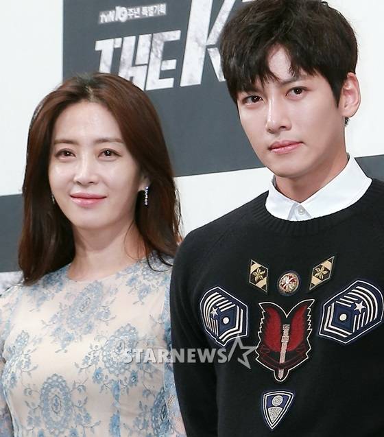 '더케이투' 지창욱 "송윤아와 연기, 기 빨린 느낌..힘들었다"(인터뷰)