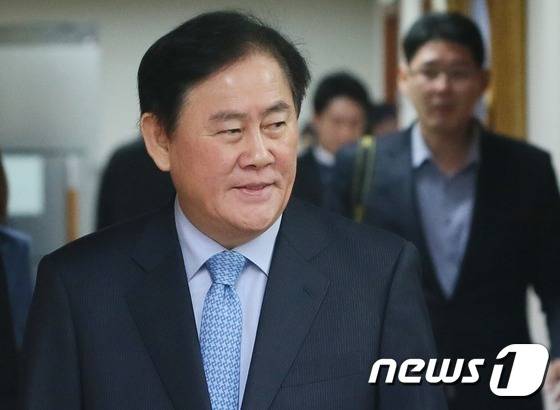 최경환 새누리당 의원 2016.11.16/뉴스1 © News1 송원영 기자
