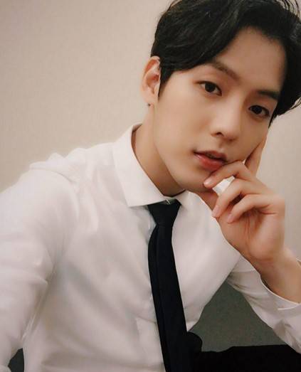 비투비 이민혁이 '연애혁명'을 향한 팬심을 인증했다. 사진=이민혁 인스타그램