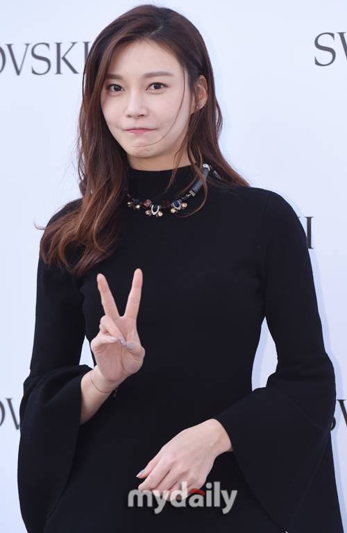 ▲ 차예련 '손은 브이, 입은 침묵'