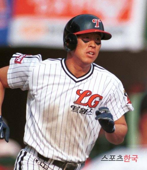 1999시즌 프로 3년 차의 풋풋했던 시절. 이병규는 핀스트라이프 유니폼이 누구보다도 잘 어울리는 선수였다. 스포츠코리아 제공