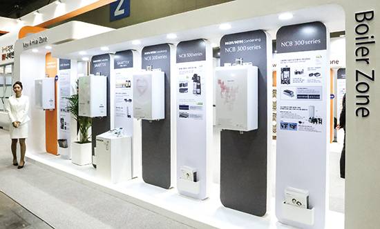 지난 11월 경기 고양시 킨텍스에서 열린 ‘2016 대한민국 에너지 대전’ 현장. 이날 전시장에선 보일러 업체들이 기술력을 선보였다. <연합뉴스>