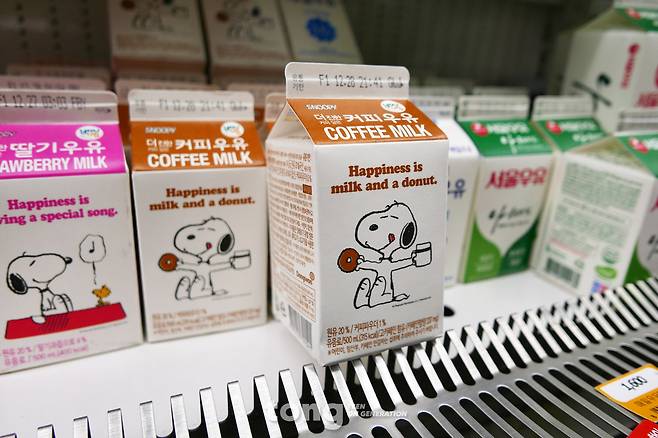 카페인 함량이 높아 학생 사이에서 인기를 끄는 '스누피 우유'. [사진=양리혜 기자]
