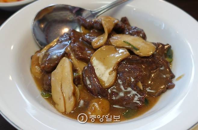 송이토시살볶음