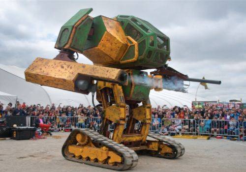 2014년 미국의 로봇업체 메가보츠가 개발한 '메가보츠'는 4.5m 크기에 2명이 탑승하는 로봇이다. 이 업체는 지난 2015년에 일본의 '쿠라타스'에 결투 신청을 하기도 했다. [사진 영상 캡처]