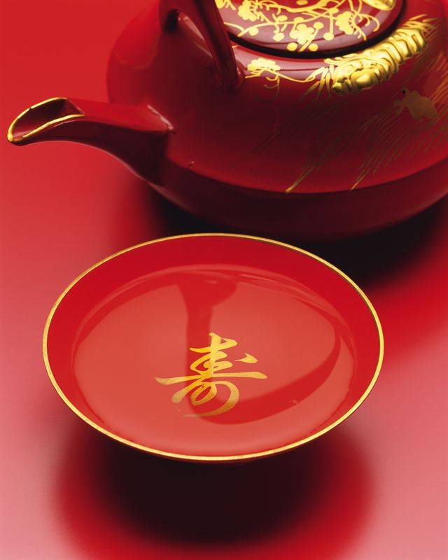 겨울에 빼놓을 수 없는 데운 사케. 게티이미지뱅크