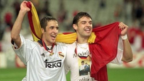 영혼의 투톱이었던 라울 곤잘레스(왼쪽)와 페르난도 모리엔테스(오른쪽). 모리엔테스는 뛰어난 공격수였지만 결국 스타 플레이어들에 밀려났다. [사진=UEFA 홈페이지]