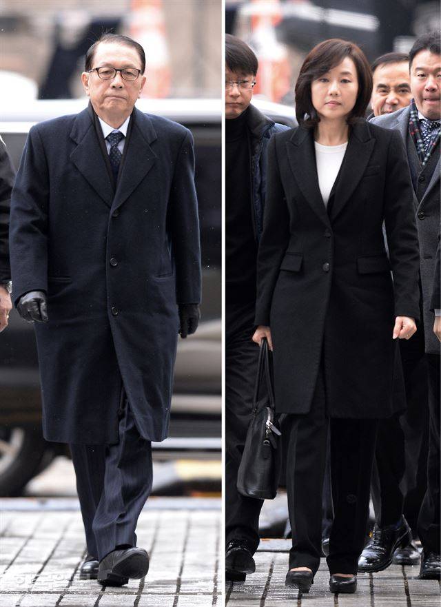 김기춘 전 대통령 비서실장과 조윤선 문화체육관광부 장관이 20일 오전 구속 전 피의자 심문(영장실질심사)를 받기 위해 서울중앙지법으로 출석하고 있다. 두 사람은 21일 새벽 모두 구속됐다. 김주영 기자