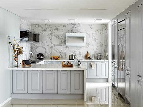 한샘이 '푸른 바다의 전설'에 협찬한 모던클래식 스타일 부엌 그레이. © News1