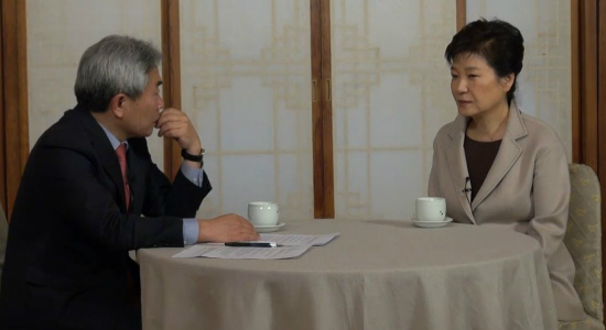 정규재TV와 인터뷰하는 박근혜 대통령 (사진=유튜브 영상 캡처)
