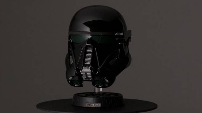 사은품으로 제공되는 데쓰트루퍼 헬멧