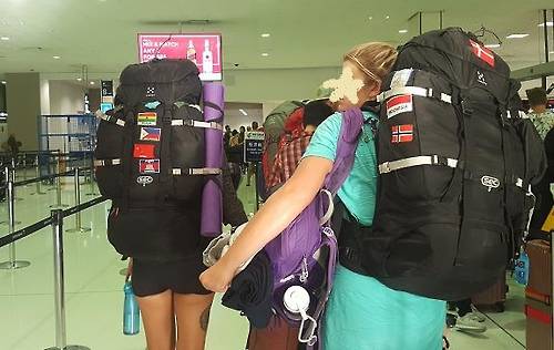 시드니공항 출국장의 백패커[시드니=연합뉴스]