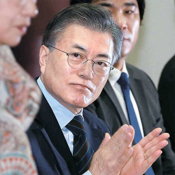 문재인 전 더불어민주당 대표는 13일 오전 국회 의원회관에서 열린 ‘더문캠 일자리 위원회’ 출범식에 참석했다. [사진 오종택 기자]