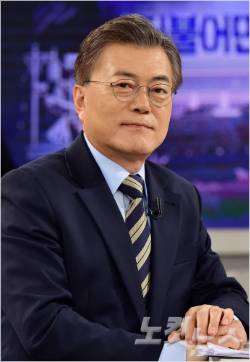 더불어민주당 대선 경선 후보인 문재인 전 대표. 윤창원 기자