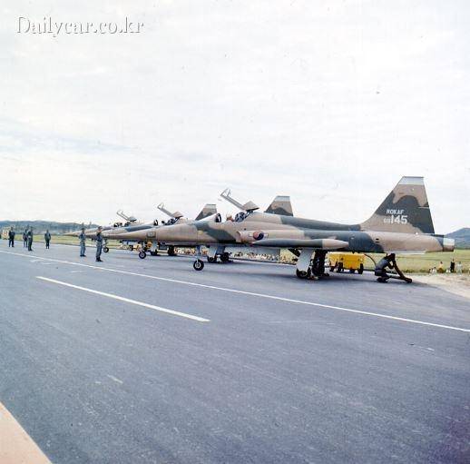 경부고속도로 비상착륙훈련 (제공: 국가기록원)