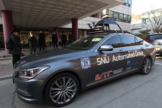 오는 5월 국내 첫 일반 도로 시험 주행을 하는 서울대 자율주행차 ‘스누버(SNUver)’. [사진 오종택 기자]