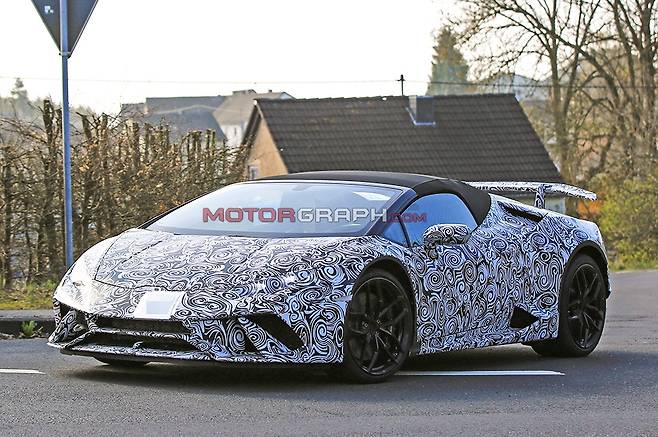 람보르기니 우라칸 스파이더 퍼포먼스 시험주행차