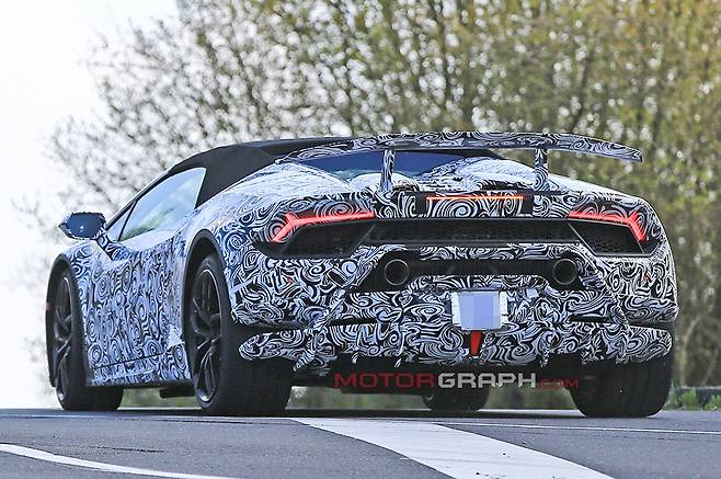 람보르기니 우라칸 스파이더 퍼포만테 시험주행차