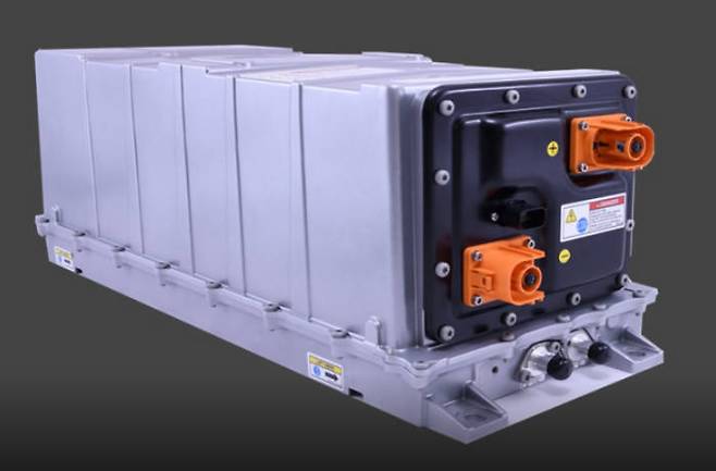 코캄이 국내 업계 최초로 출시한 전기차 전용 배터리팩 'XPAND'.