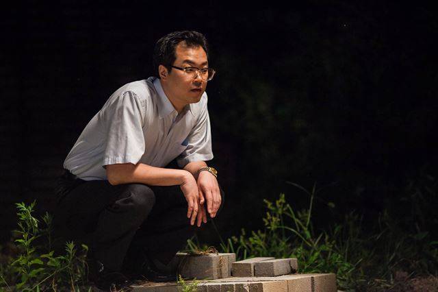 영화 ‘경주’에선 성추행을 한 교수였다.