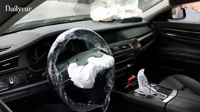 BMW, 7시리즈 에어백 전개