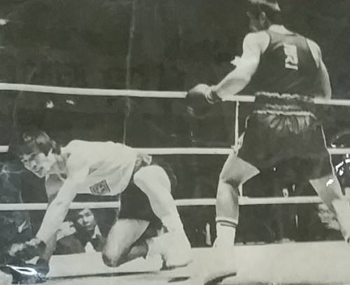 78년 세계선수권선발전 준결승에서 황철순(한국화약)을 다운시키는 곽동성(오른쪽).