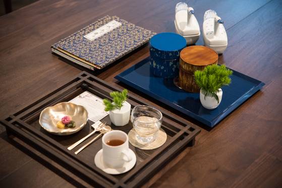 베이징 한국문화원 프로젝트를 통해 한국 고유의 접객 문화인 다례를 표현했다. [사진 한국공예디자인문화진흥원]