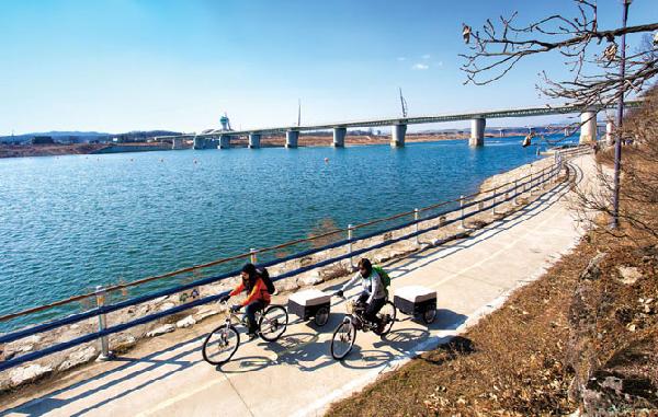 [월간산]푸른 남한강을 바라보며 라이딩하는 맛이 일품인 남한강 여주 구간 자전거길.