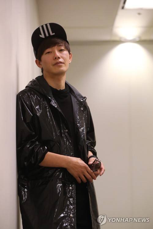 (서울=연합뉴스) 강민지 기자 = 일본 밴드 스파이에어의 보컬 이케가 28일 오후 서울 서초구 소니뮤직코리아에서 연합뉴스와의 인터뷰에 앞서 포즈를 취하고 있다. 2017.4.28      mjkang@yna.co.kr