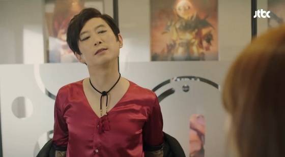 도봉순의 게이 상사 ‘오돌병’역을 맡아 많은 웃음을 줬다. [사진 JTBC 캡처]