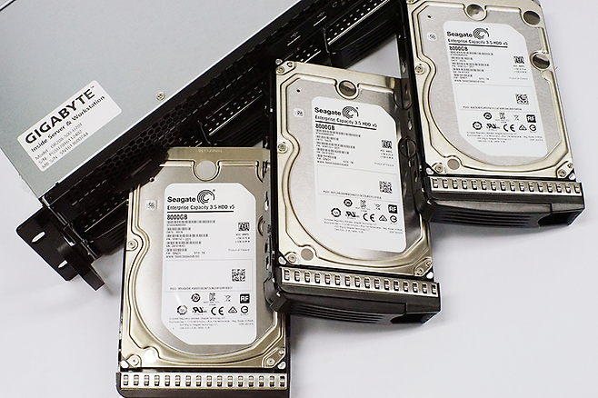 씨게이트 엔터프라이즈 캐퍼시티 3.5 하드디스크.